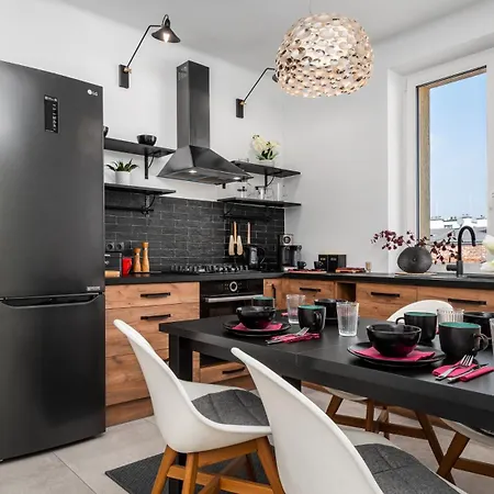 Апартаменты Dobra Near Pge National Stadium By Sun & Snow